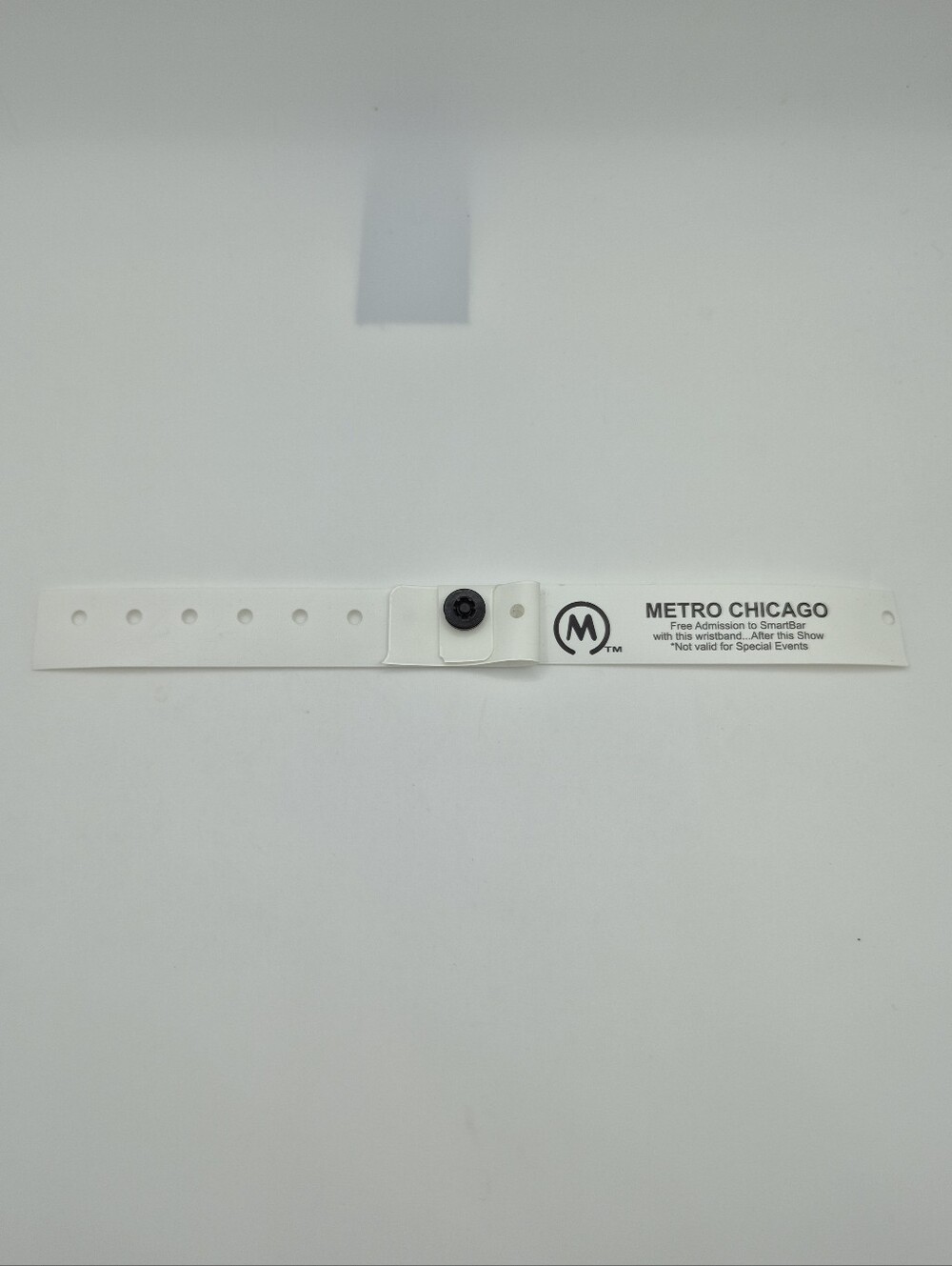 Wristband Black/White Metro Chicago - Live Music Venue